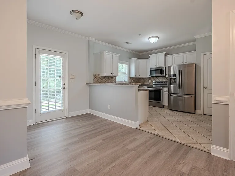 259 Oconee River Cir — Photo 4