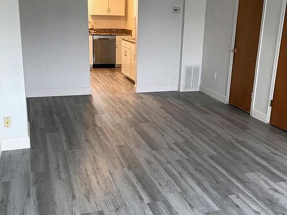 2nd image of 40 Briar Mills Dr