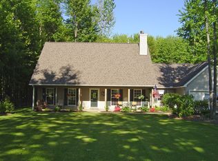 11775 Indian Hollow Rd, Grafton, OH 44044