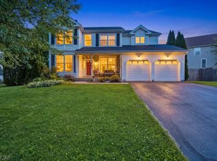 44 Haze Way, Lopatcong Twp., NJ 08865