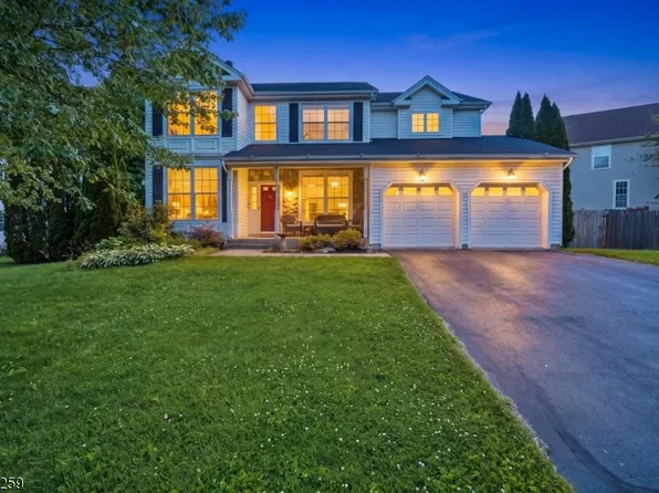 44 Haze Way, Lopatcong Twp., NJ 08865