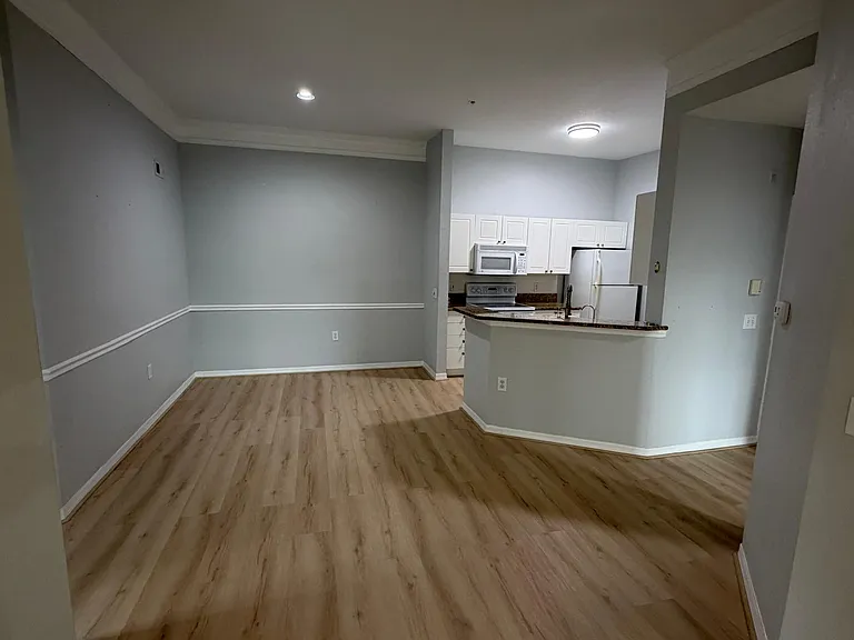 5180 Northridge Rd #301 — Photo 26