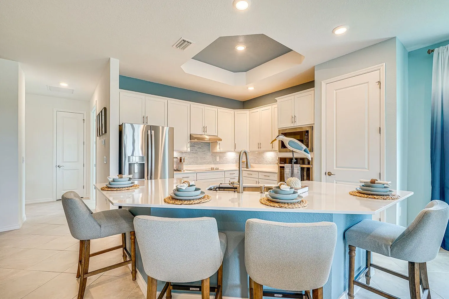 4 bed, 2.0 bath, 2238 sqft, $6,461 — Photo 4