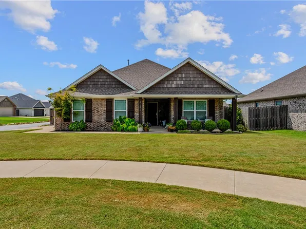 4242 W Divide Dr, Fayetteville, AR 72704