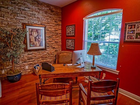 5th image of 1011 Nancy Cir