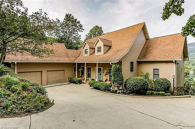 1st image of 221 Waterside Dr