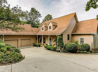 221 Waterside Dr, Lake Lure, NC 28746