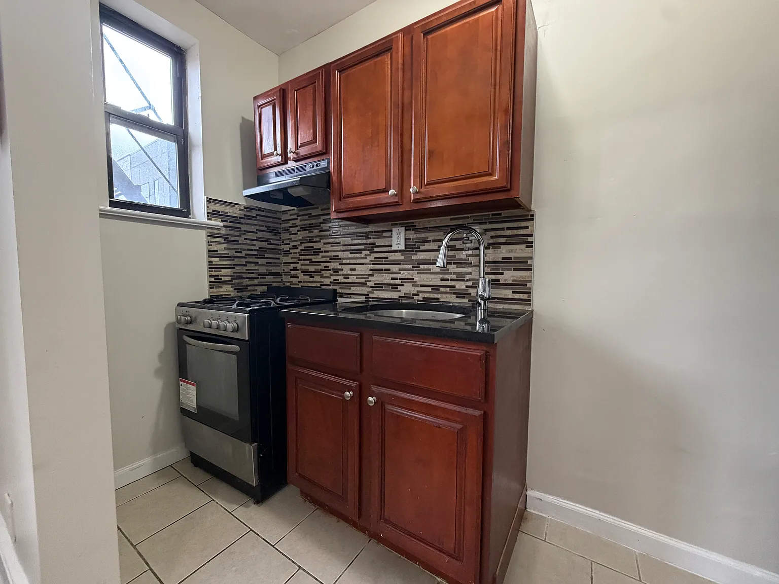 Studio, 500 sqft, $1,300 — Photo 4