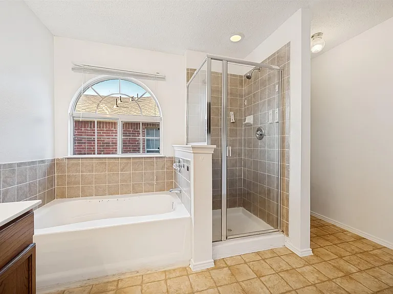 1665 Princess Ln — Photo 12