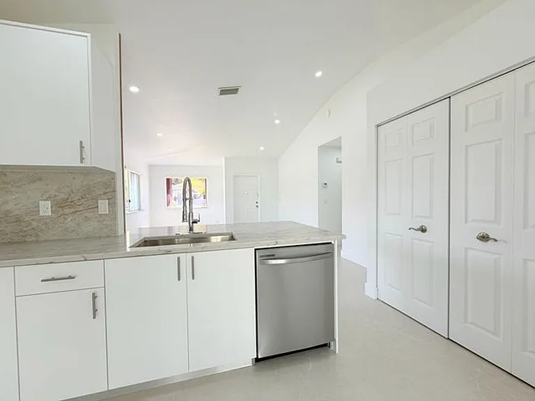 20841 NW 1st St — Photo 5