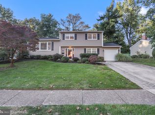 14 Hillsdale Rd, Lawrence Township, NJ 08648