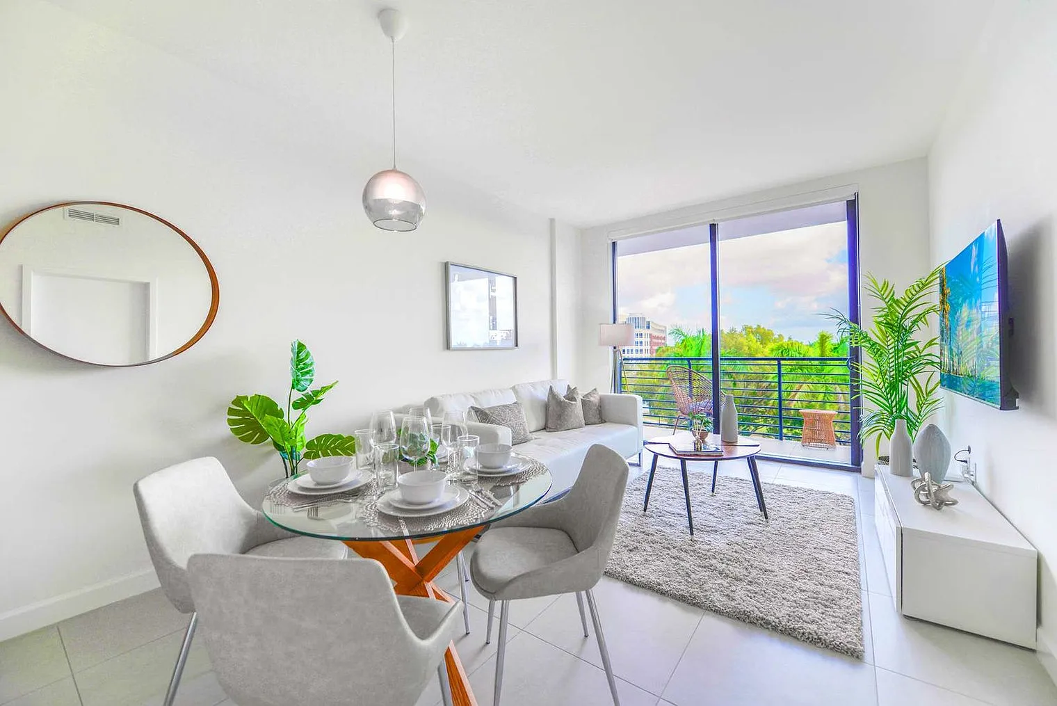 1 bed, 1.0 bath, 656 sqft, $3,515 — Photo 2