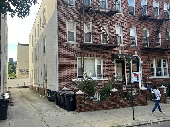 7615 21st Avenue image 2 of 4