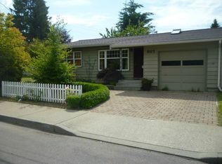 607 N 8th St, Lynden, WA 98264