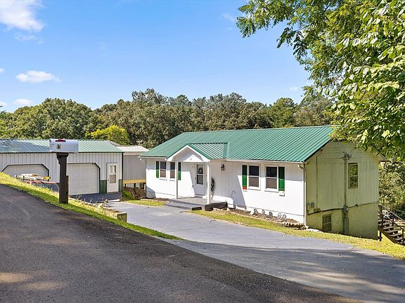 5th image of 13 Travis Rd