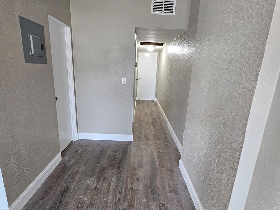 1st image of 22 Jackson Ct