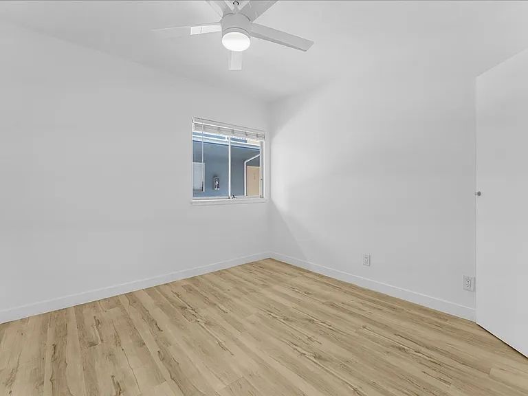 12250 Grevillea Ave #B — Photo 8