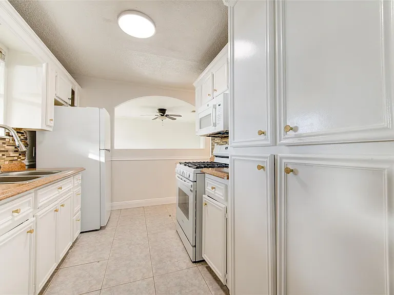 14238 Old Humble Rd — Photo 37