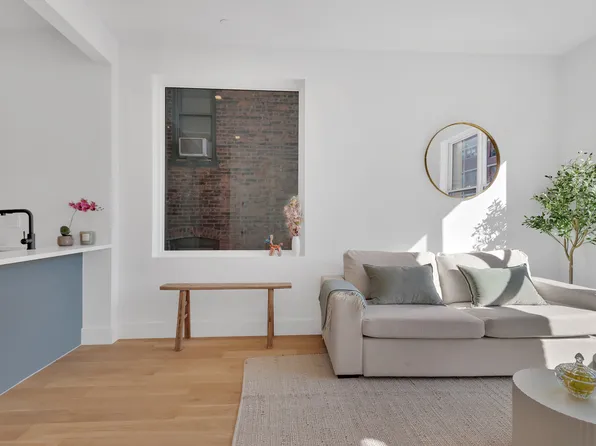 97 Seigel Street 2R image 3 of 7