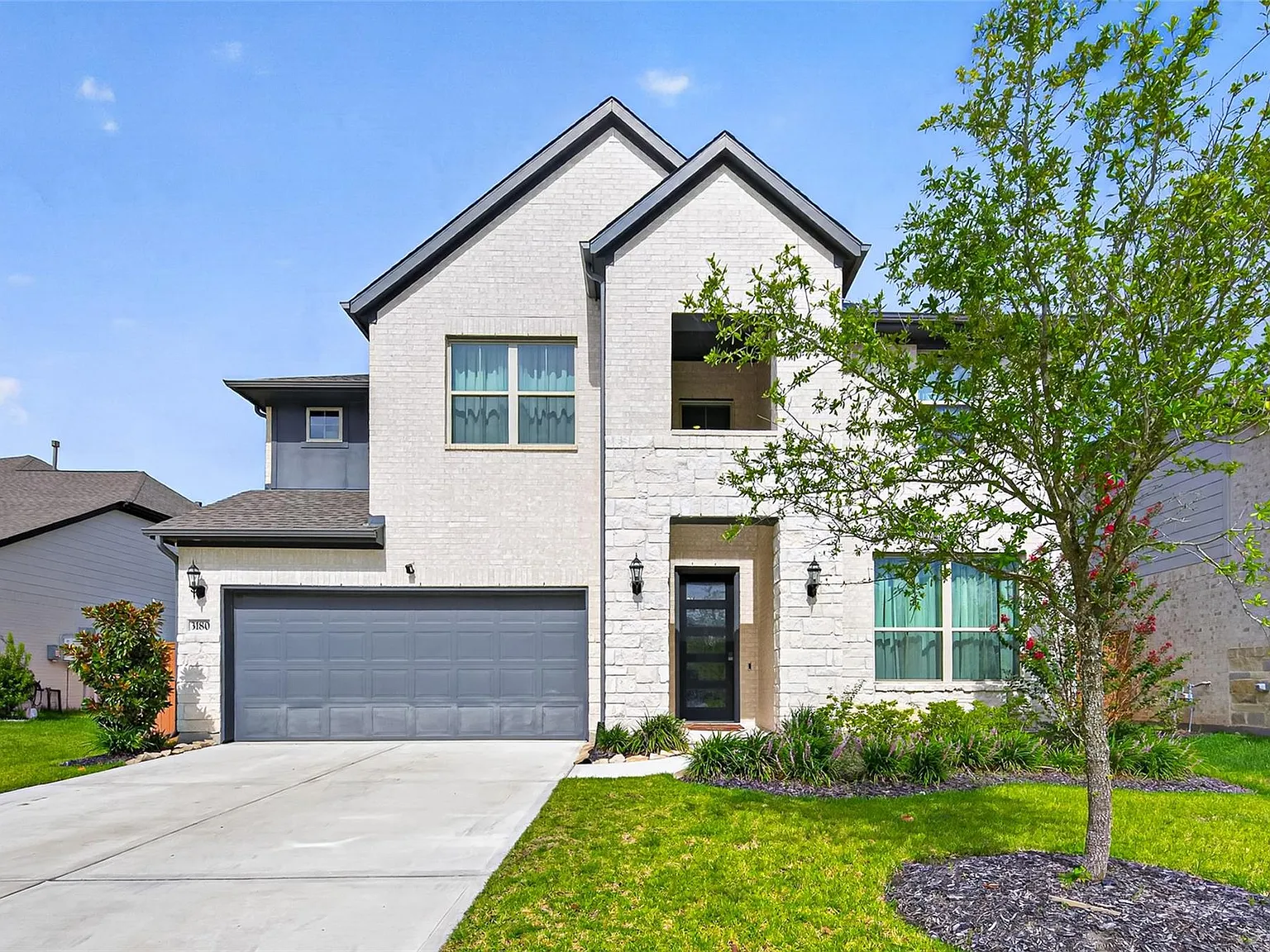 4 bed, 3.5 bath, 3111 sqft, $4,290 — Photo 2