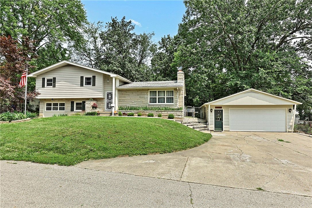 3534 E Eugene Dr, Decatur, IL 62521 | Zillow