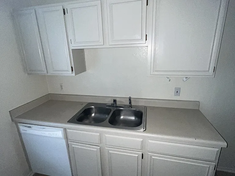 1604 Benttree Dr #A — Photo 5