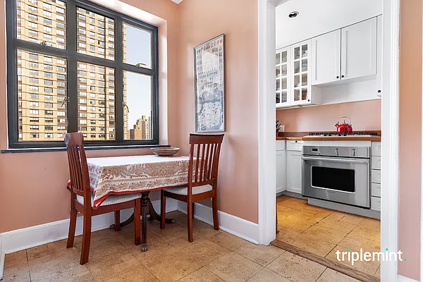 Sold by Triplemint | media 14