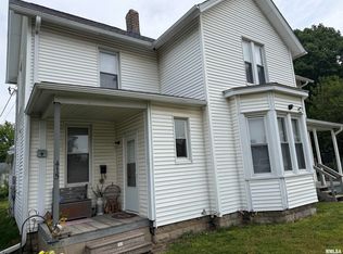 415 Willow St, Pekin, IL 61554