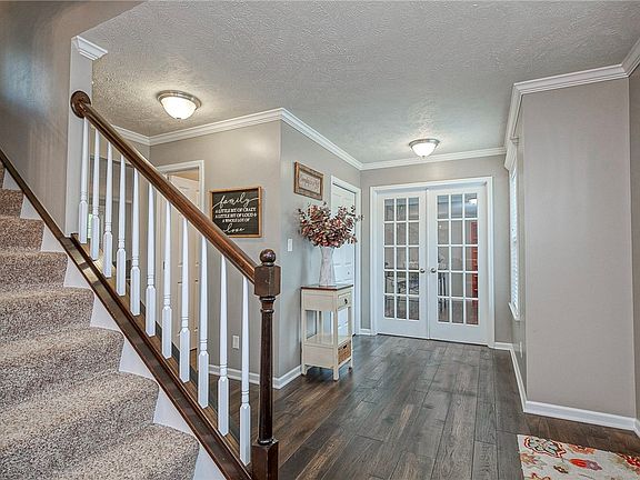 2nd image of 4815 Harvest Dr