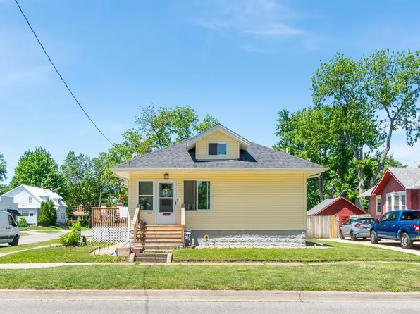 1324 W 6th St, Waterloo, IA 50702