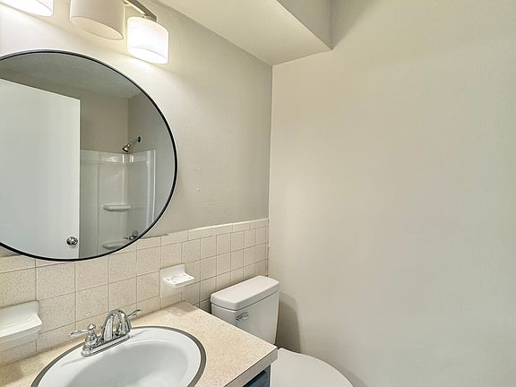 2nd image of 163 Lakeshore Dr #10