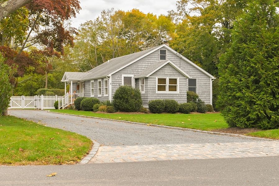 1st image of 5 Halsey Ave