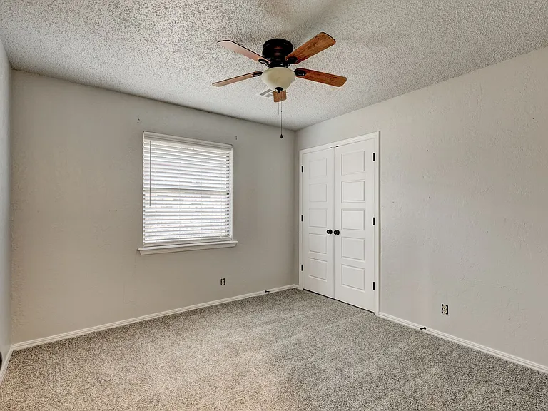 1208 NE 22nd St — Photo 16