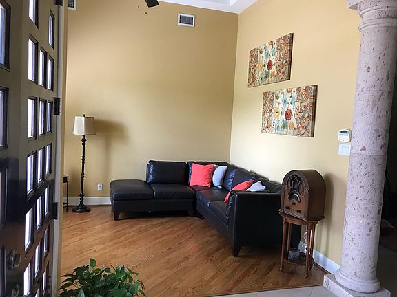 3rd image of 1009 E Balboa Ave