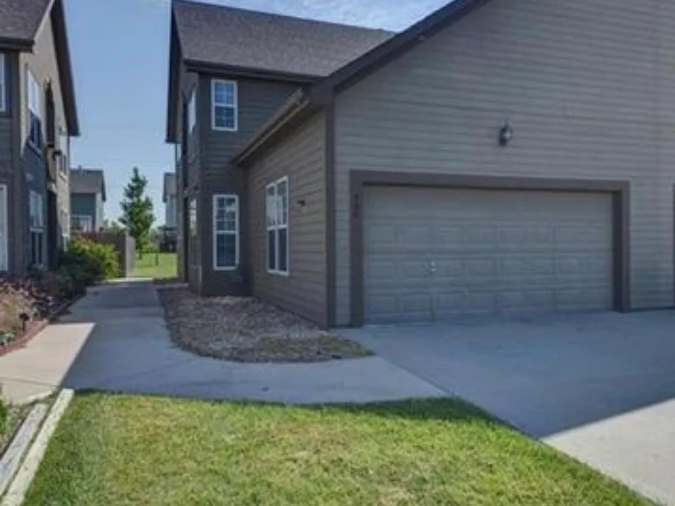 404 Eisenhower Rd