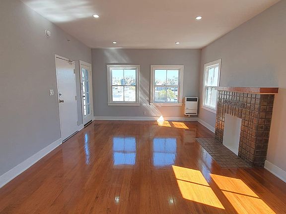 5th image of 175 Bimini Pl APT E
