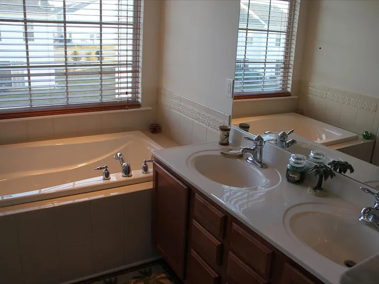 8506 Putnam Ct — Photo 3