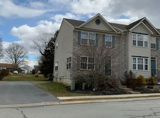 300 Knollwood Rd, Millersville, PA 17551