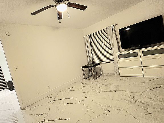 5th image of 450 NW 20th St APT 103