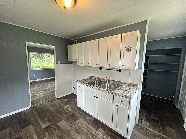 2321 Harmont Ave NE — Photo 3