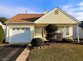 154 Canterbury Ln, Toms River, NJ 08757