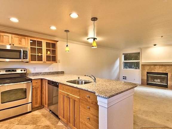 2nd image of 921 2nd Ave APT 1