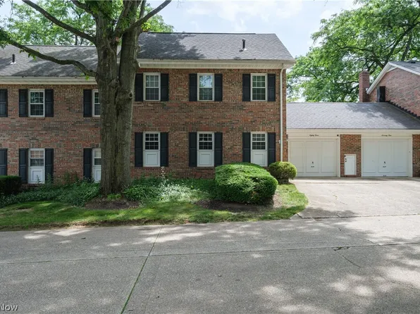 83 Yardley Ln, Akron, OH 44313