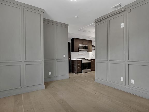 4th image of 182 Waterman St #2D