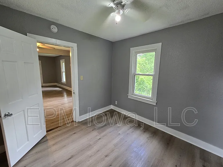 24 Van Buren St — Photo 12