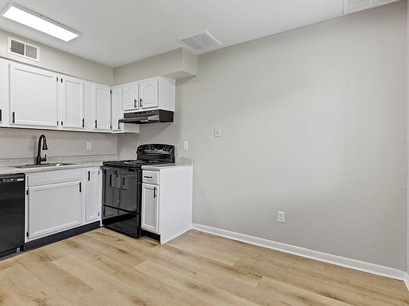 3rd image of 5500 Pleasant Hill Cir