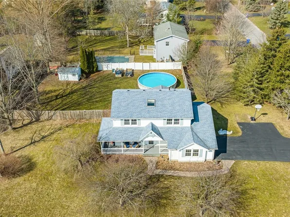 56 Highview Cir, Brockport, NY 14420