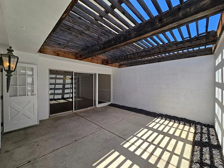 3030 El Camino Ave — Photo 45
