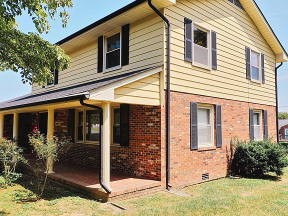 4th image of 111 Manor Dr