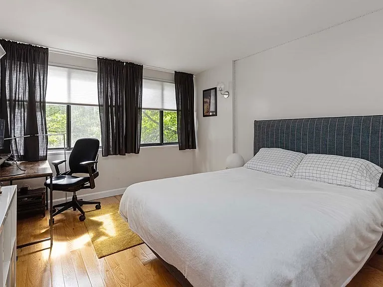 250 Hammond Pond Pkwy #310S — Photo 10